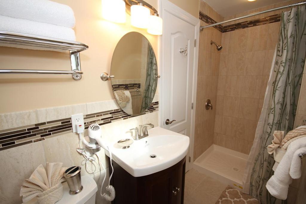 Colton Court Motor 2*